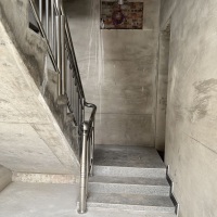 私房出售，建筑面积约120㎡，离中百，三...