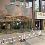 钟祥雅斯广场旺铺rn临街，临超市通道口，...