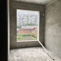 私房出售，建筑面积约120㎡，离中百，三...