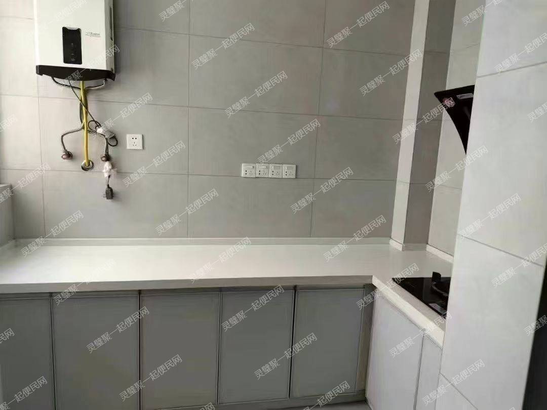 个人房屋出租:康乐家园二期 灵中学校旁边。两室一厅精装拎包入住