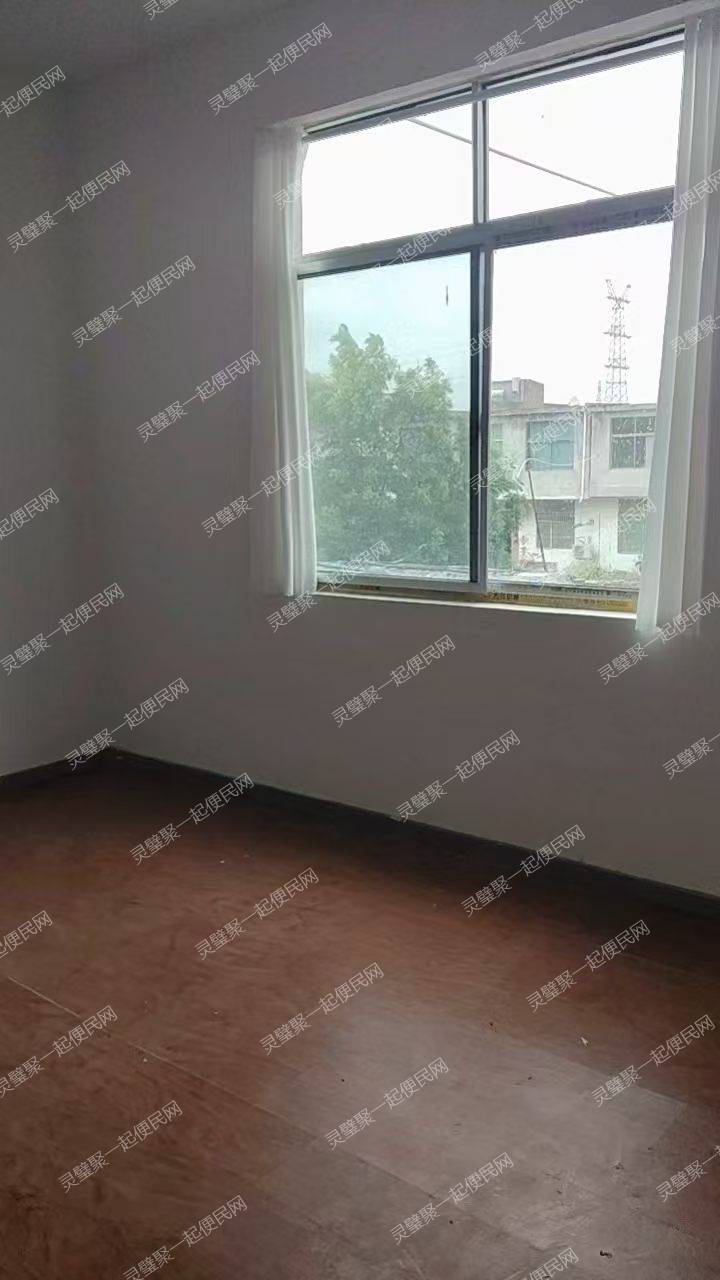 网红桥南300米，有房出租，适合一家住，或带小孩上学