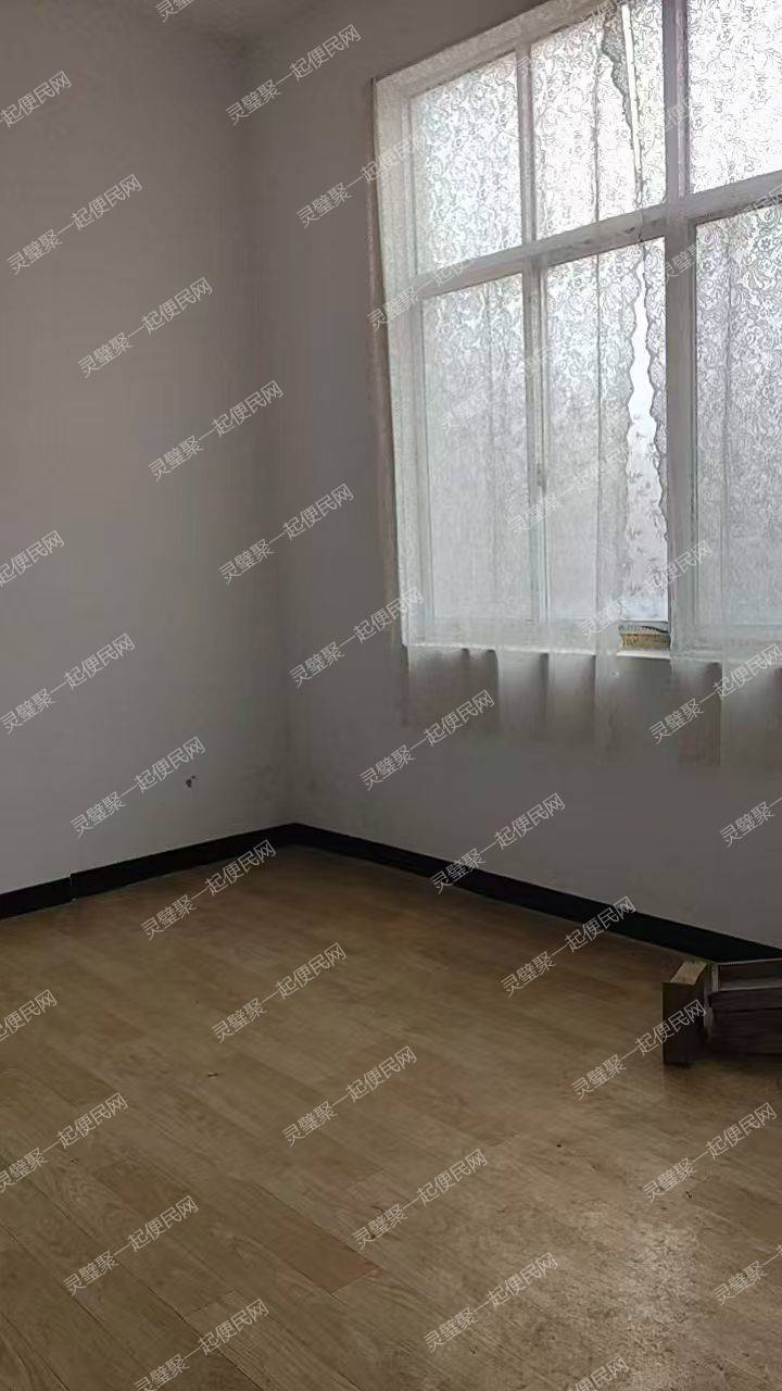 网红桥南300米，有房出租，适合一家住，或带小孩上学