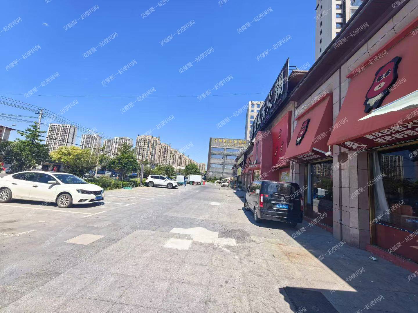 迪购物街南，金源里小区右手边七间门面房出租