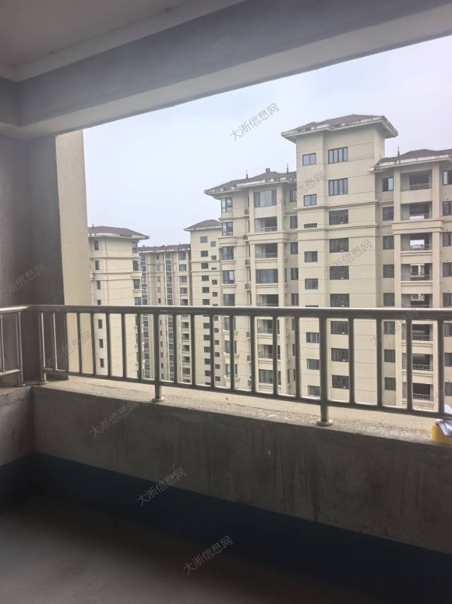 有朋友亲戚要房子吗 淅川县高 书香家园15号13A楼132平方3室2厅 南边通透 毛坯房 大修基金已缴 大产权 设计合理 价好说 联系18603770036