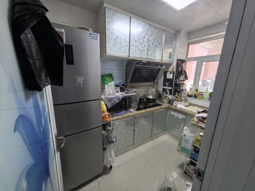 自家金域名邸78平米房源诚心出售有意者联系我