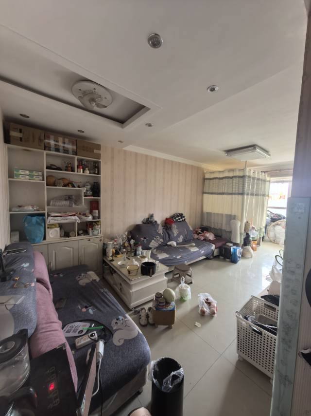 自家金域名邸78平米房源诚心出售有意者联系我