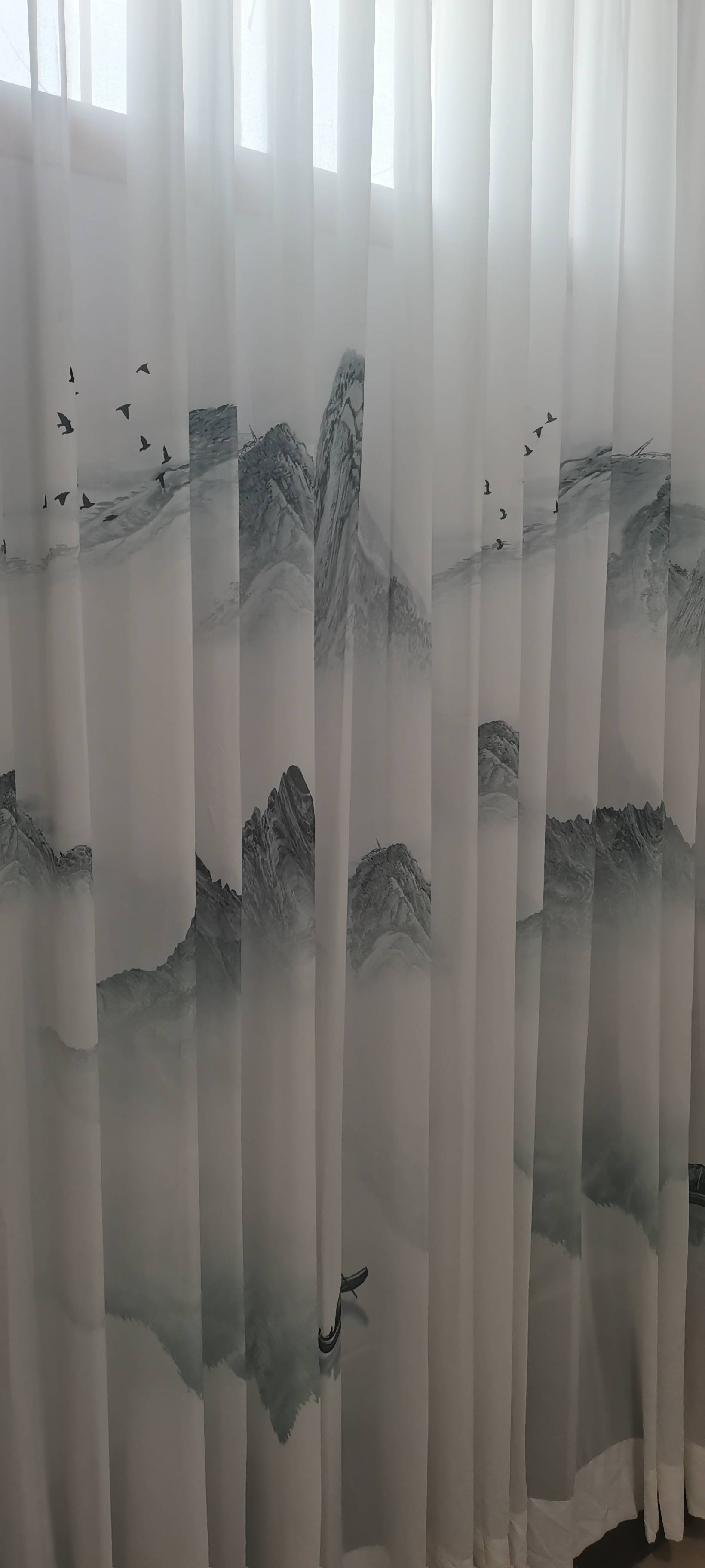 窗帘和沙帘