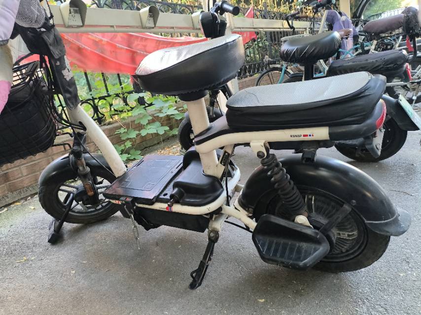 雅迪电动车
