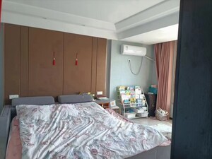 出售紫东佳苑顶复式送阳台6室4厅4卫220㎡ 售价105万