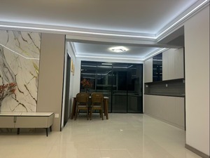 16095天泉小区2楼116平精装未住送品牌家具57.8万