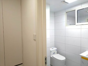 16094华希广场4楼124平精装未住带家具送车位62.8万