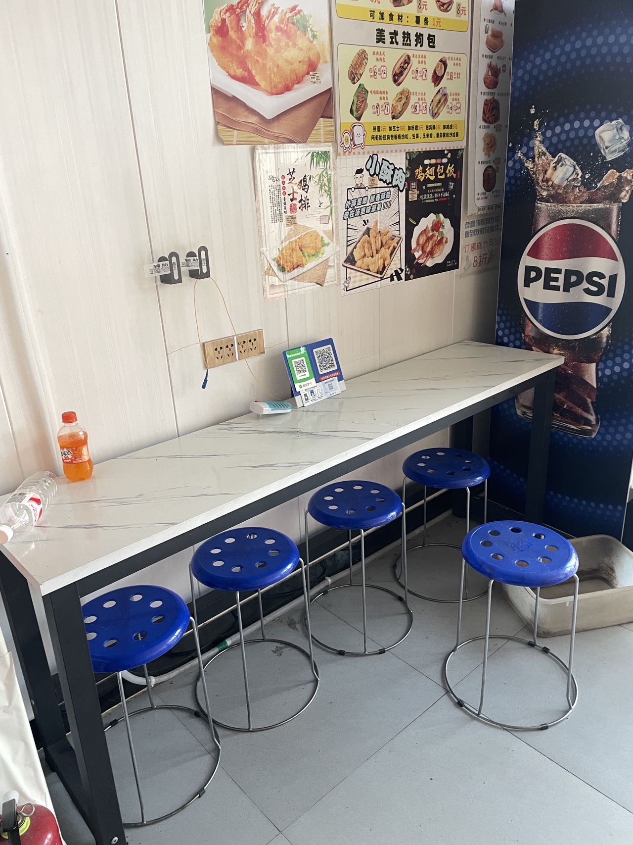旺铺转让，小学对面，马上开学生意火爆