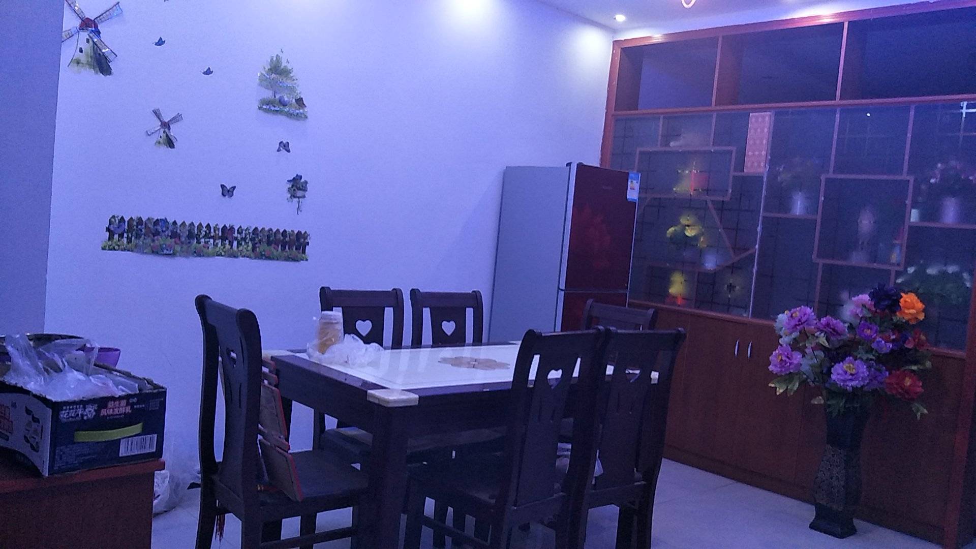 梨河镇长江路（裕宏大酒店对面）幸福家园六楼 三室两厅两卫，地