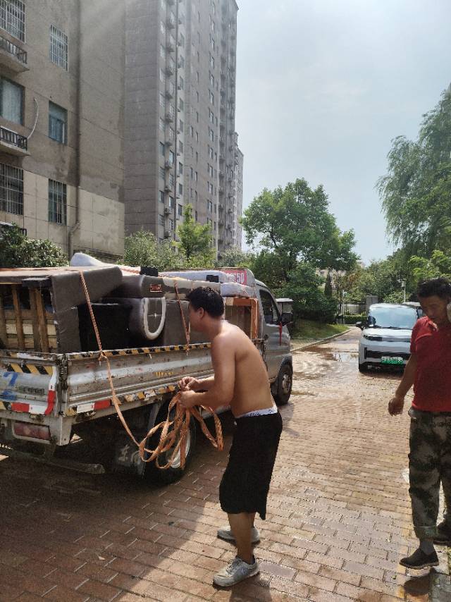 新郑市，专业搬家拉货，拆装家具，拆装空调，拆装电视，保洁，搬