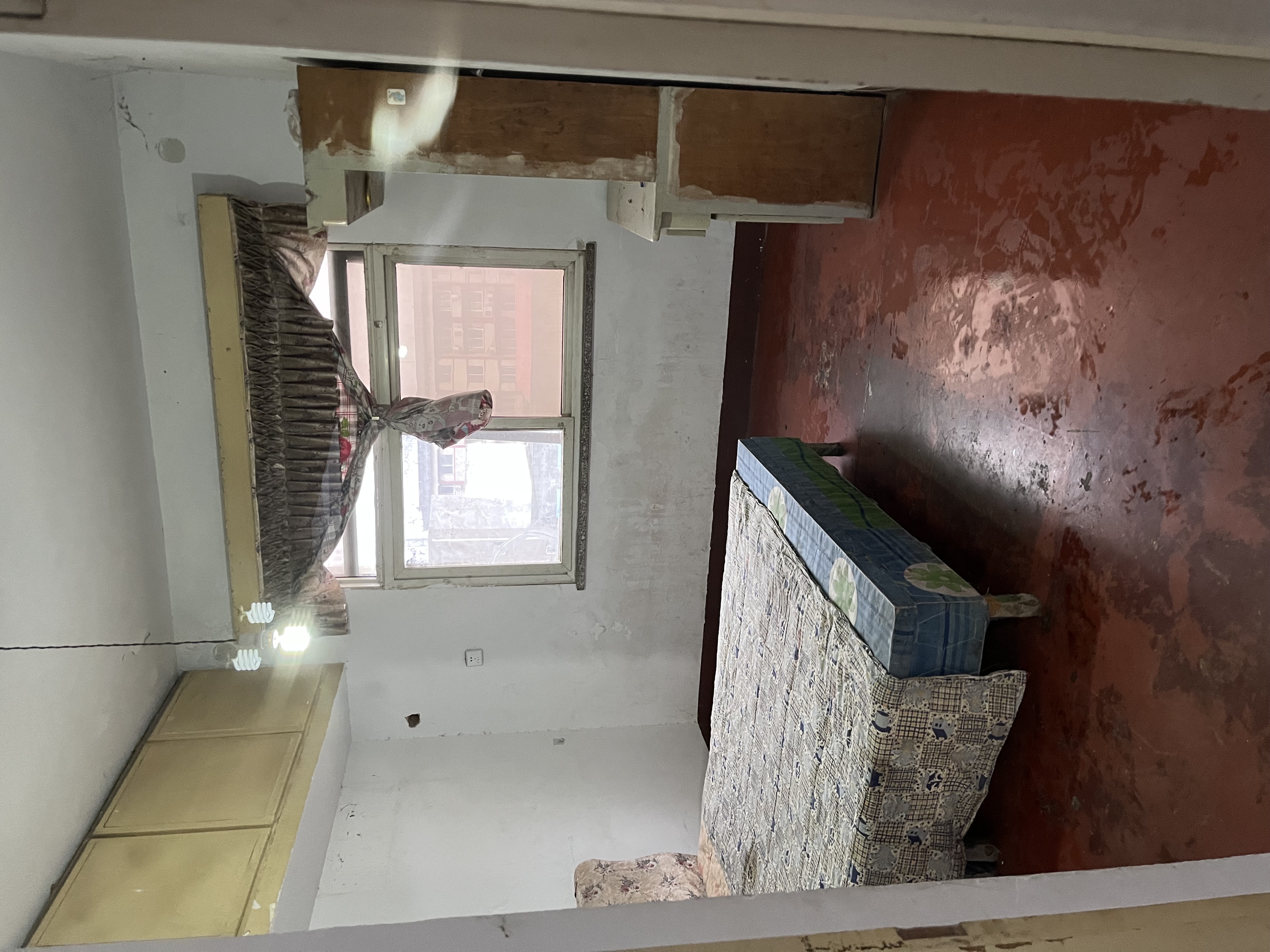 新建路西侧建安小区，紧邻奥斯卡故里影城，黄帝故里。环境僻静，