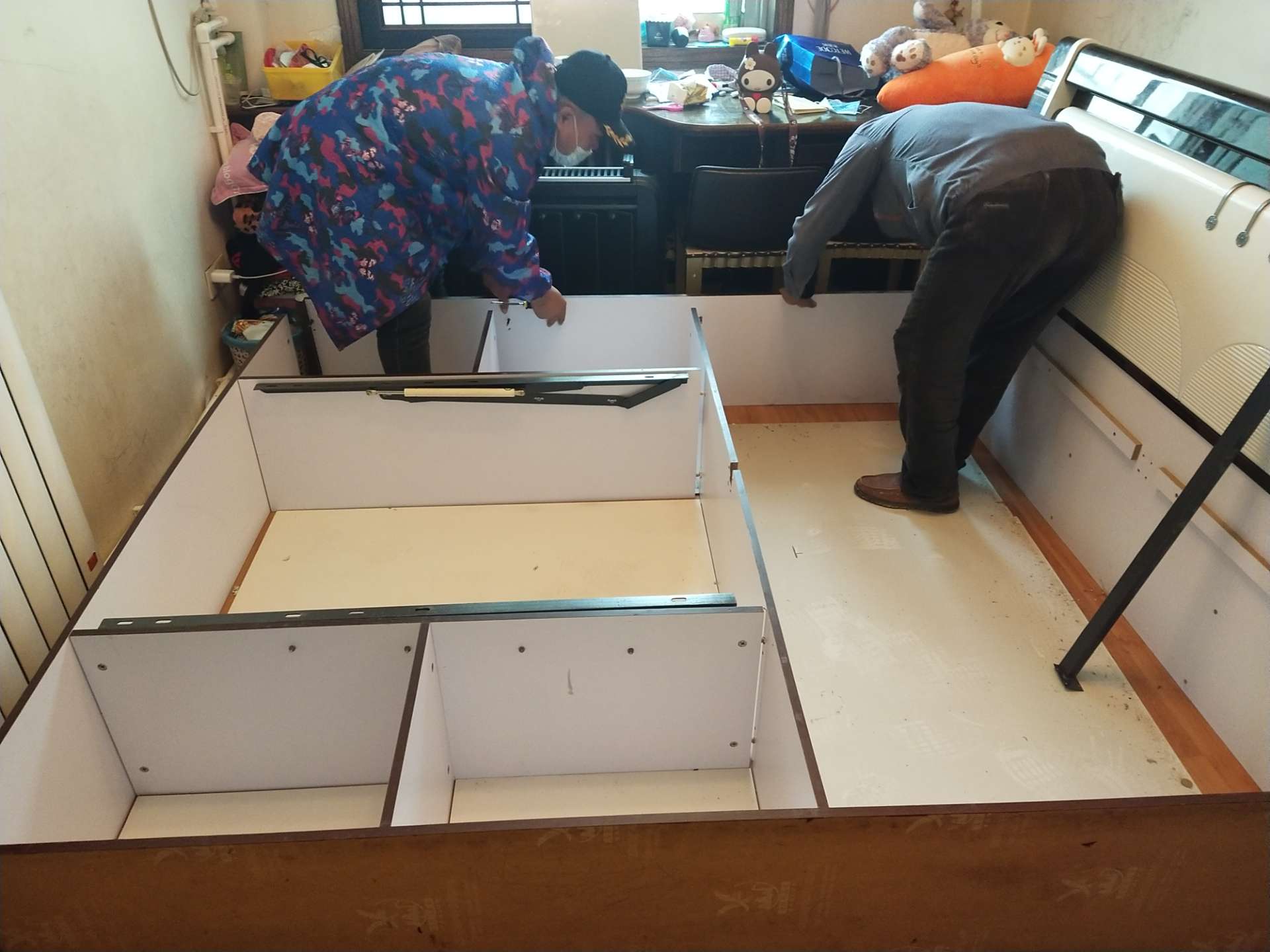 专业搬家，家具拆装搬运，长短途搬家拉货，家庭保洁，砸墙地板砖