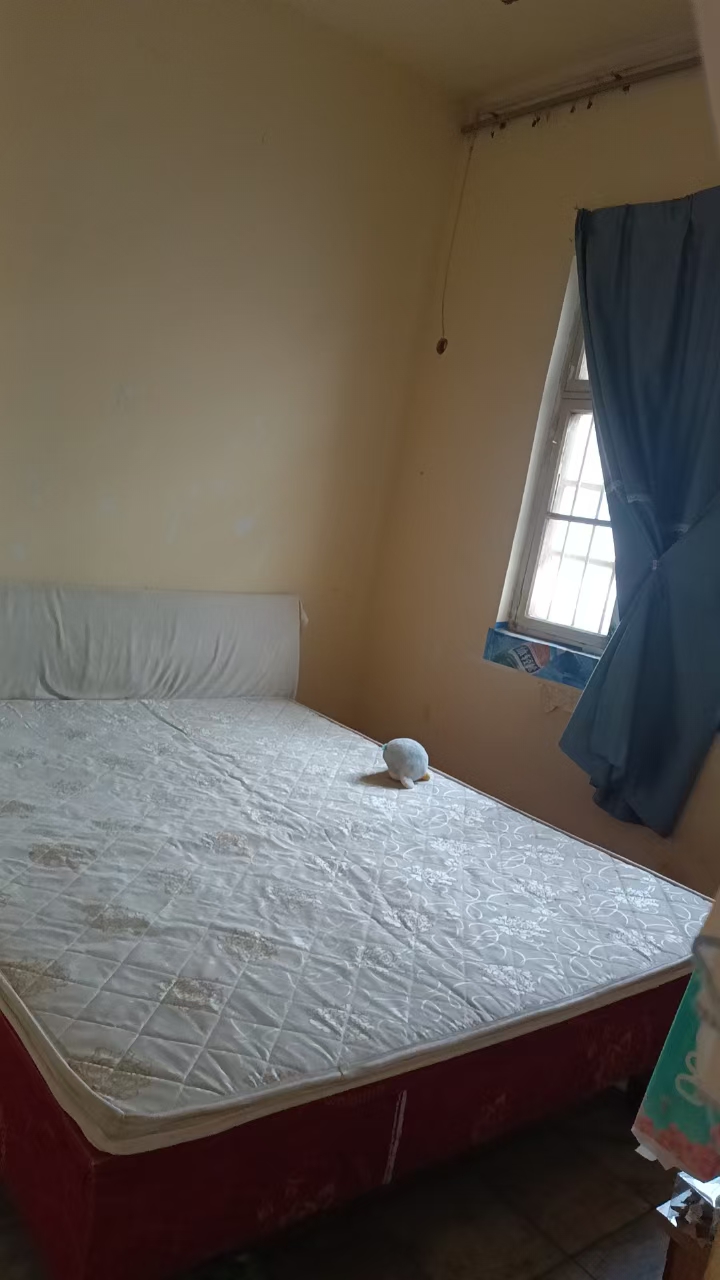 老汽车站斜对面，繁荣街北靳西二巷，二层和三层各二室一厅，大阳