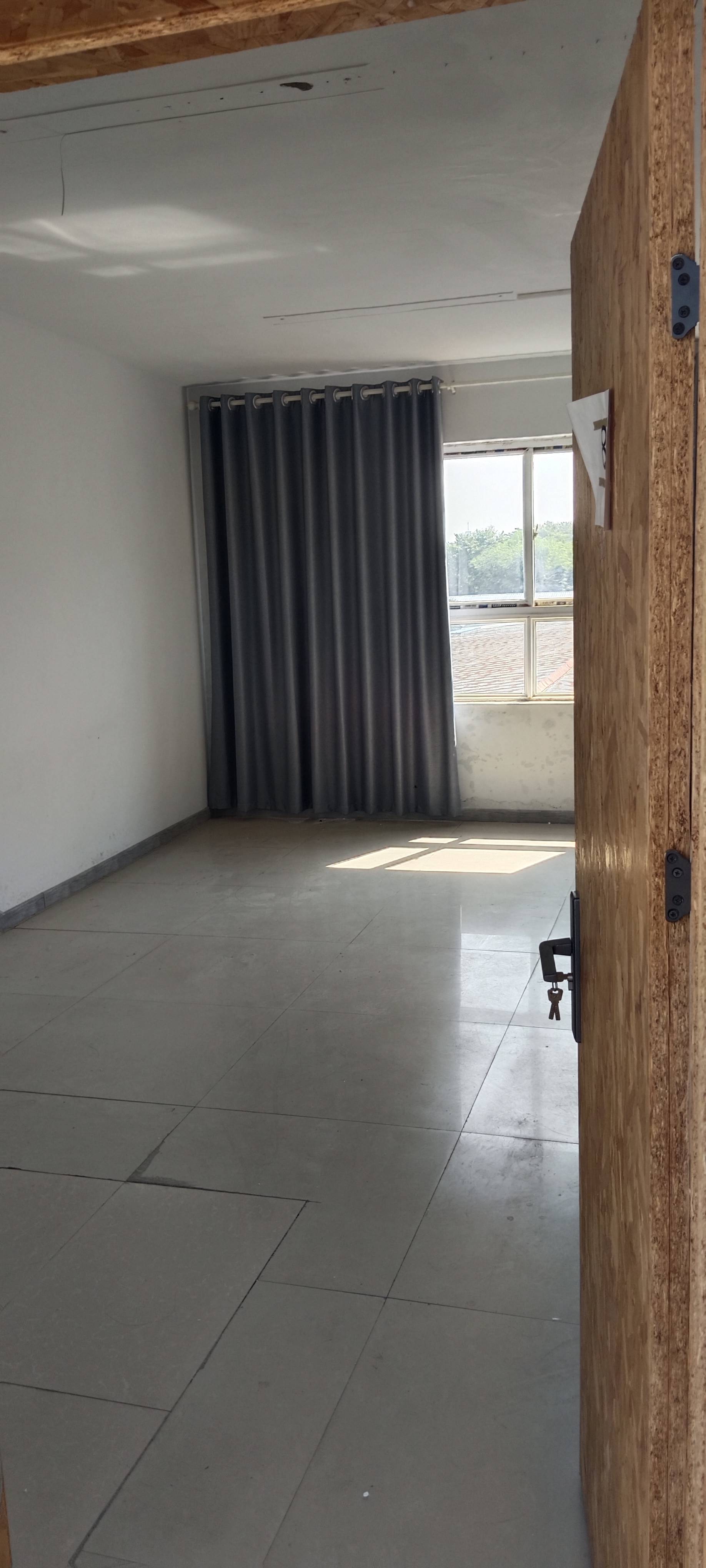 【新郑教培专属场地·直租】 ?黄金区位：新华路与玉前路交叉口