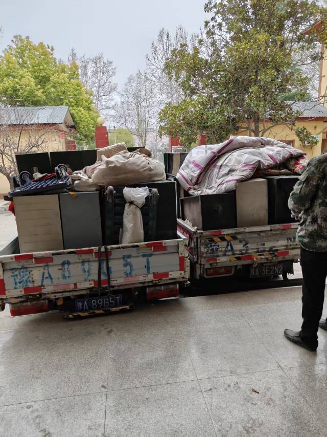 专业搬家 专业拆装家具 家电 电话158