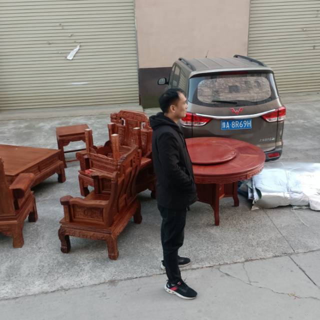 本公司，专业搬家拉货，证件齐全，公司搬家提供正规发票; 汽车