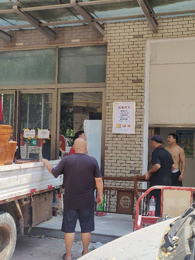 新郑市，专业搬家拉货，拆装家具，拆装空调，拆装电视，保洁，搬