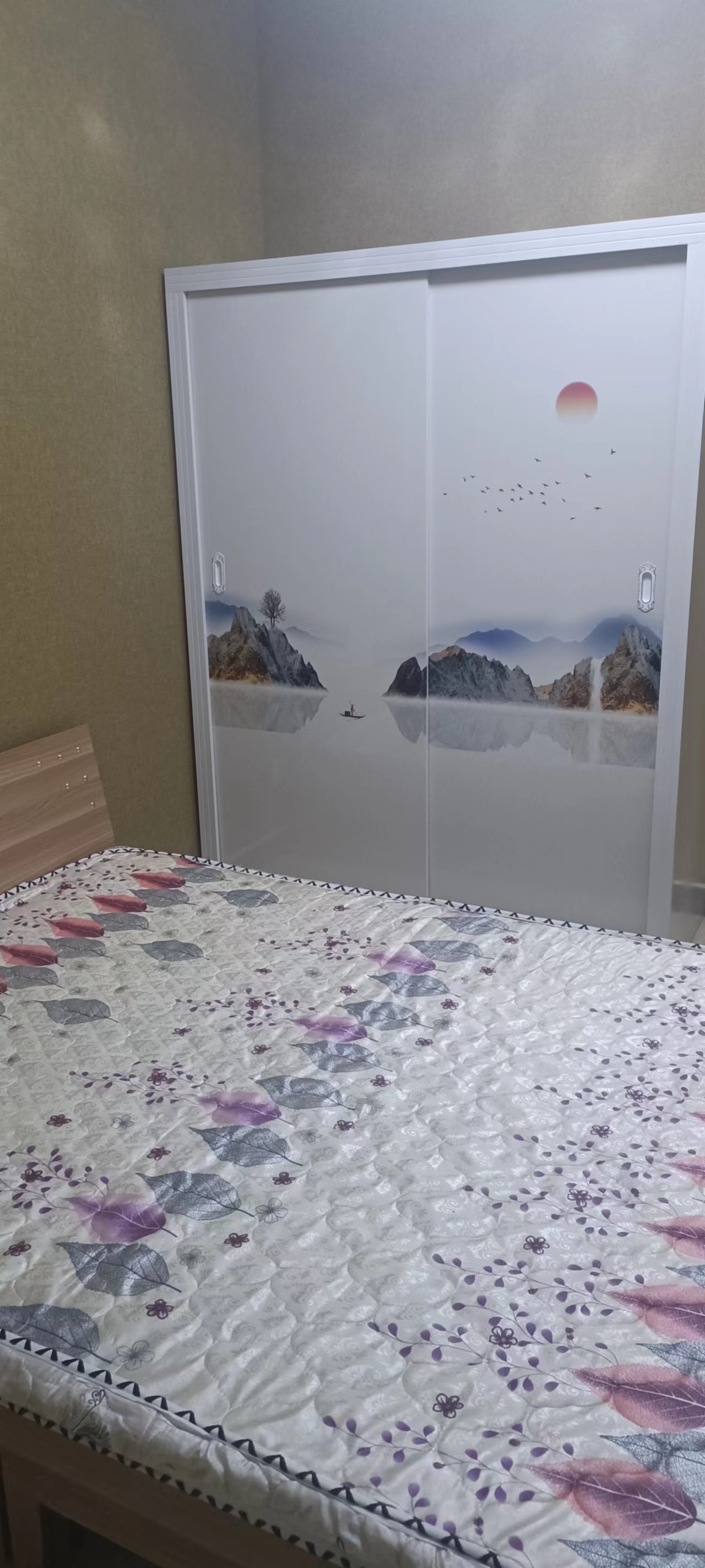 位于中华北路李唐庄社区70平方三室一厅一卫房子出租，水电齐全