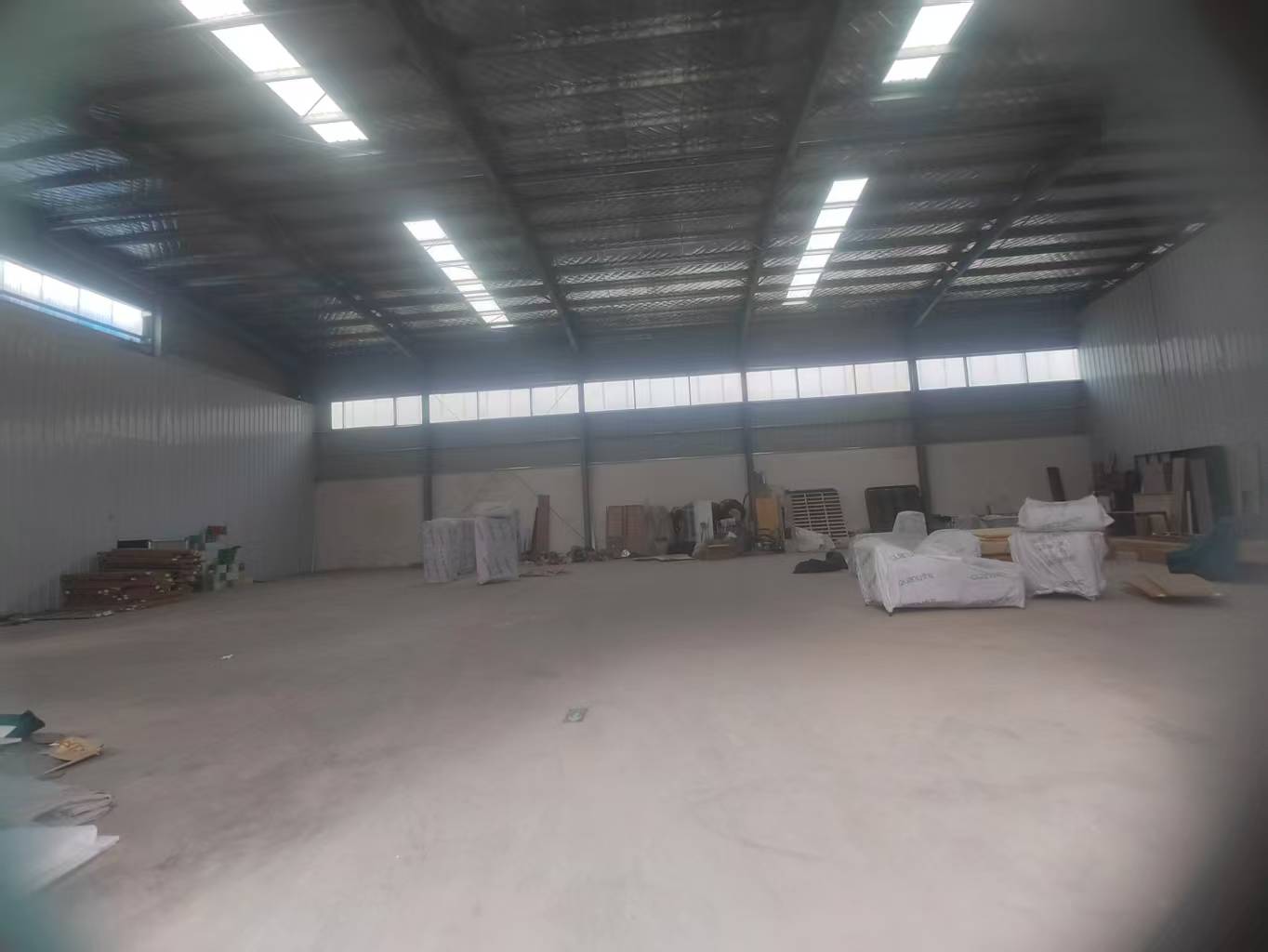 位于新郑市郑韩路与107国道交叉口北200米路东有新建标准化