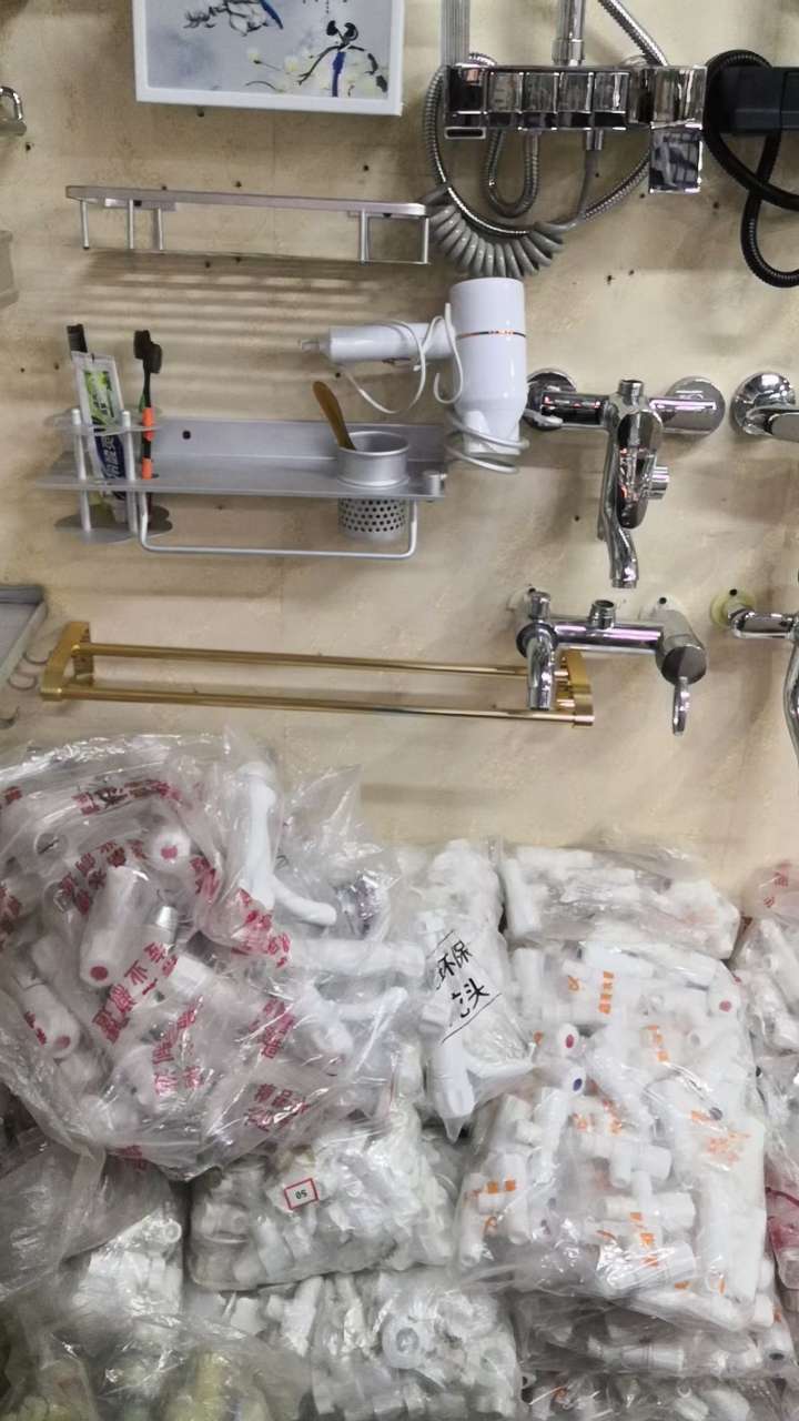 专业疏通各种下水道，维修上下水管， 疏通马桶 地漏 厨房下水