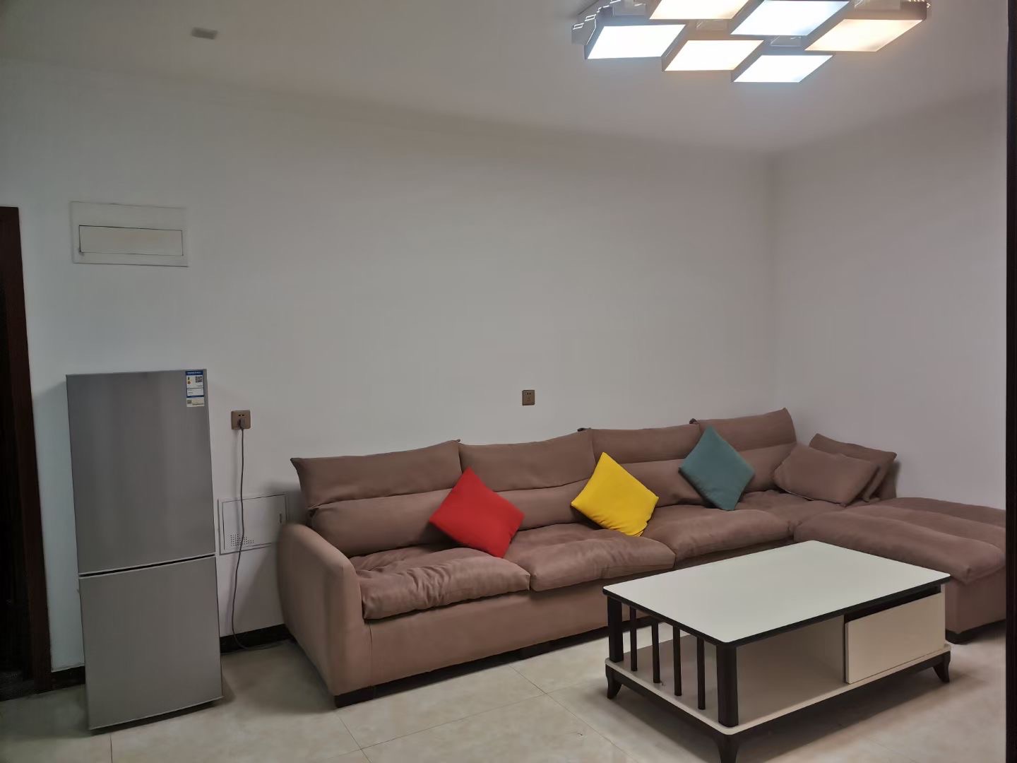 新郑北区第二社区房屋出租，85平方，两室一厅，家电齐全，领包