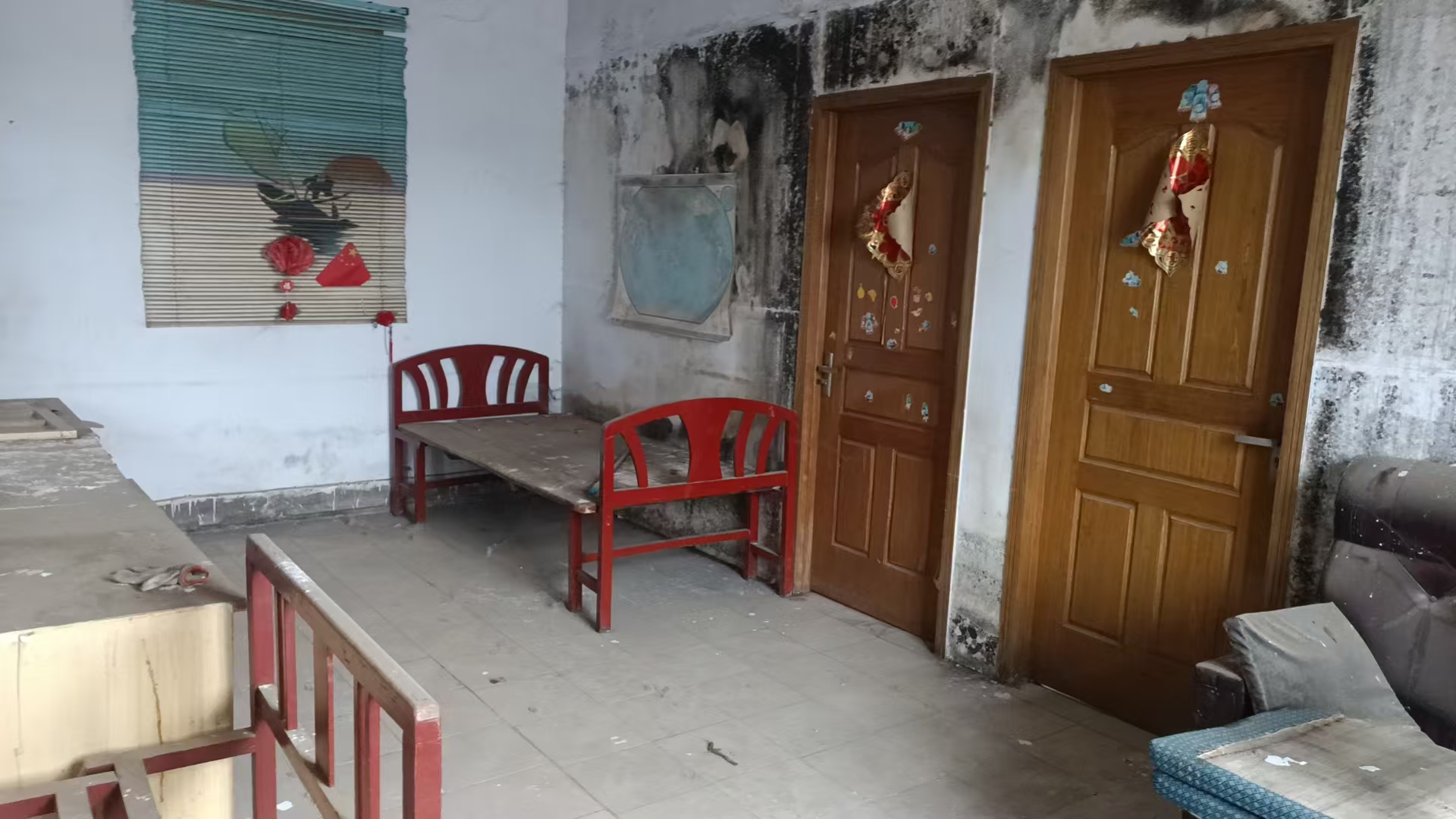 老汽车站斜对面,繁荣街北靳西二巷,二层和三层各二室一厅,大阳