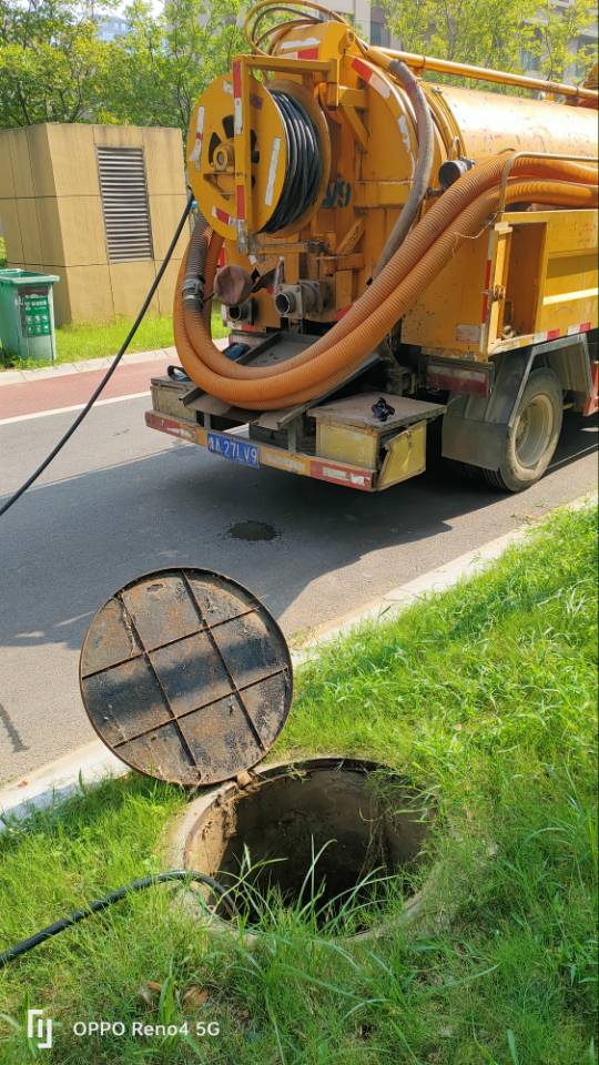 本公司专业承接大小型管道疏通 一（疏通马桶，疏通地漏，洗菜池