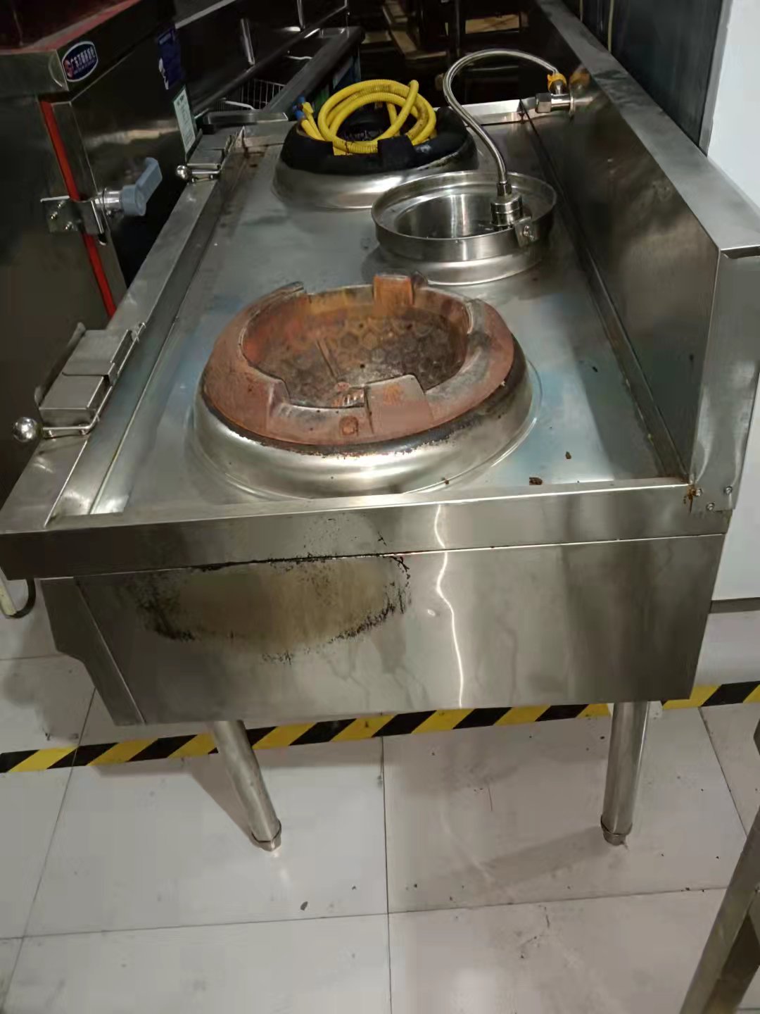 彦浩二手旧货市场，主要收售各种空调冰箱冰柜餐具厨具桌椅板凳家