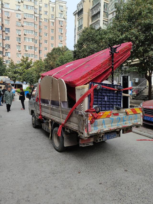 新郑市，专业搬家拉货，拆装家具，拆装空调，拆装电视，保洁，搬