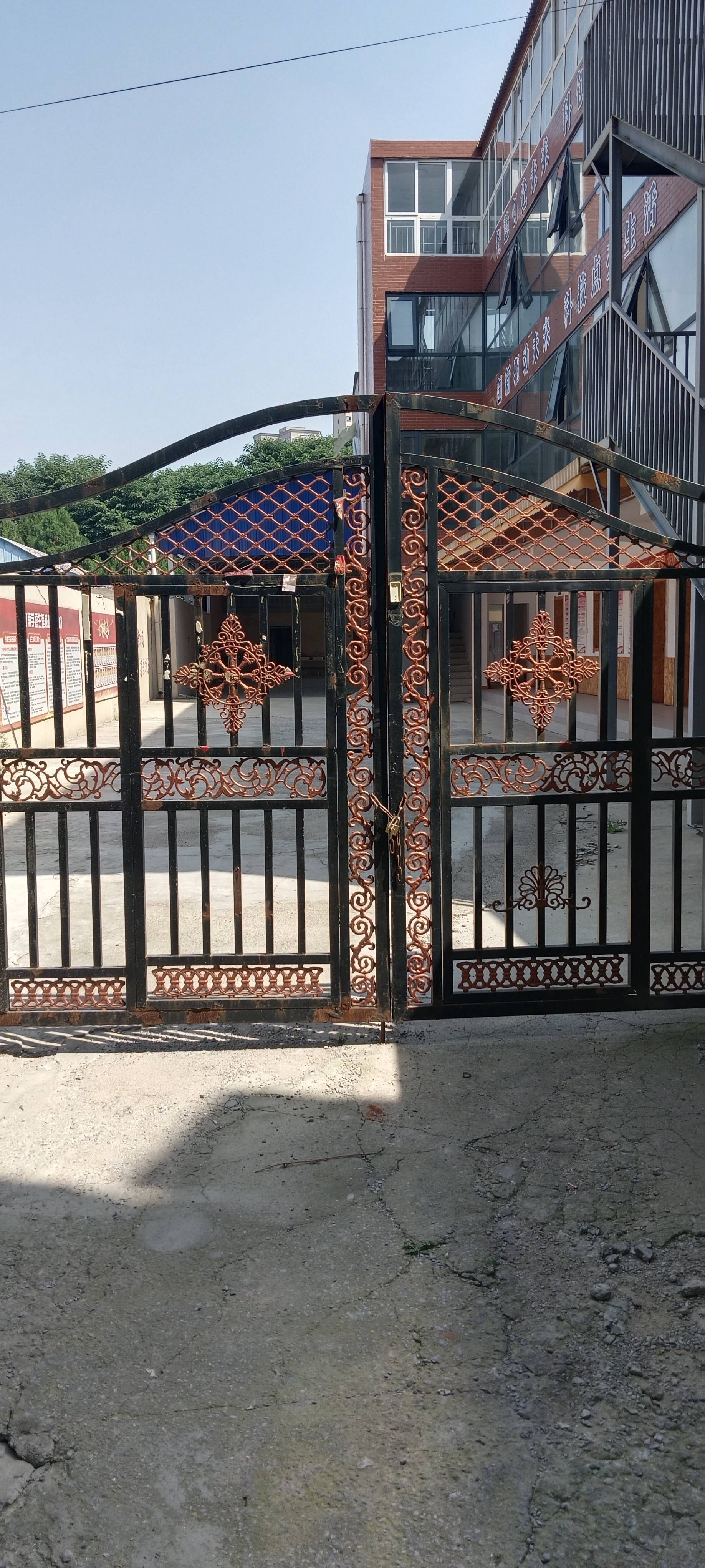 【新郑教培专属场地·直租】 ?黄金区位：新华路与玉前路交叉口