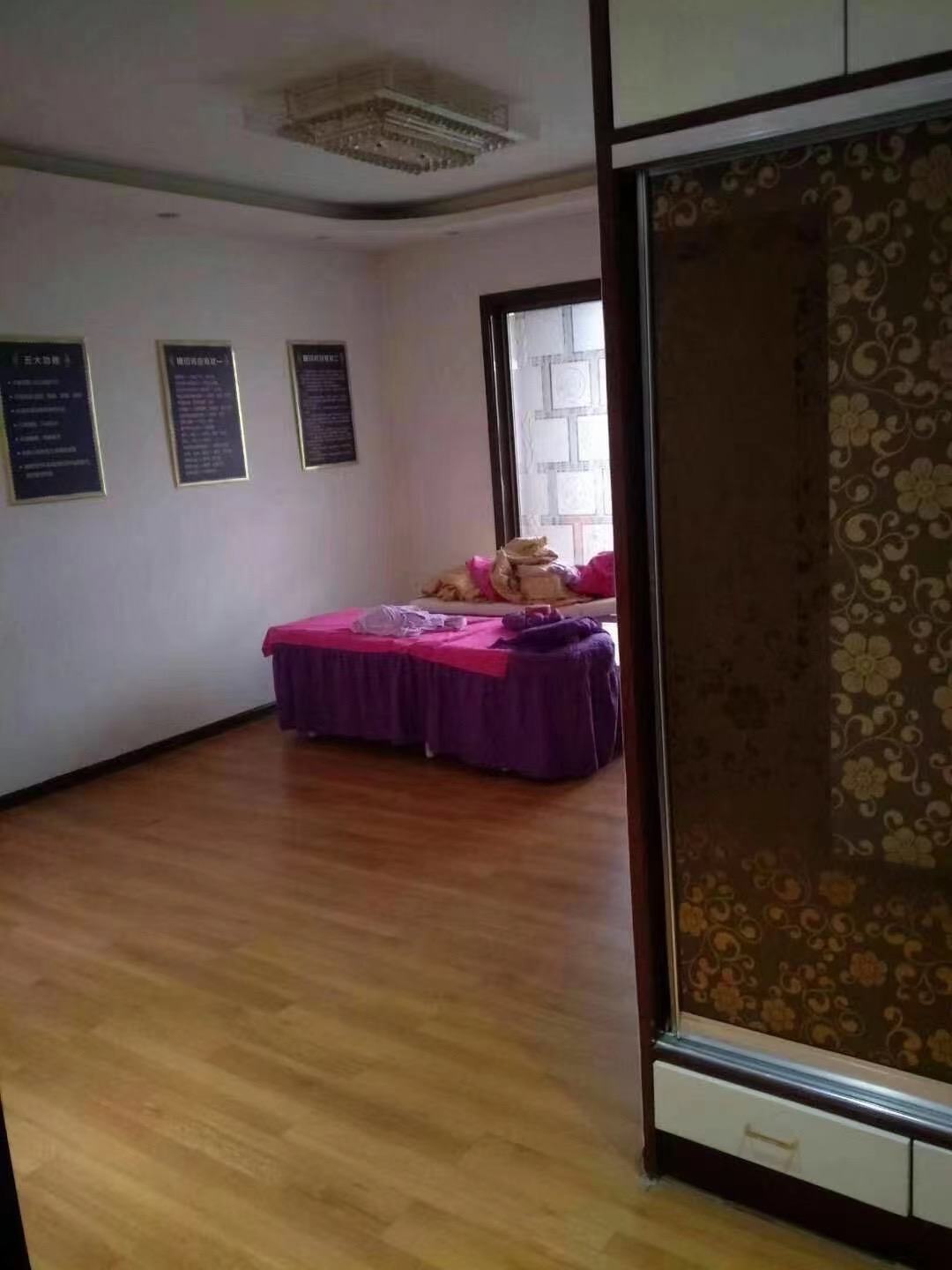 兴弘花园别墅整套出租 自带车库 自带后花园 共三层 诚心出租