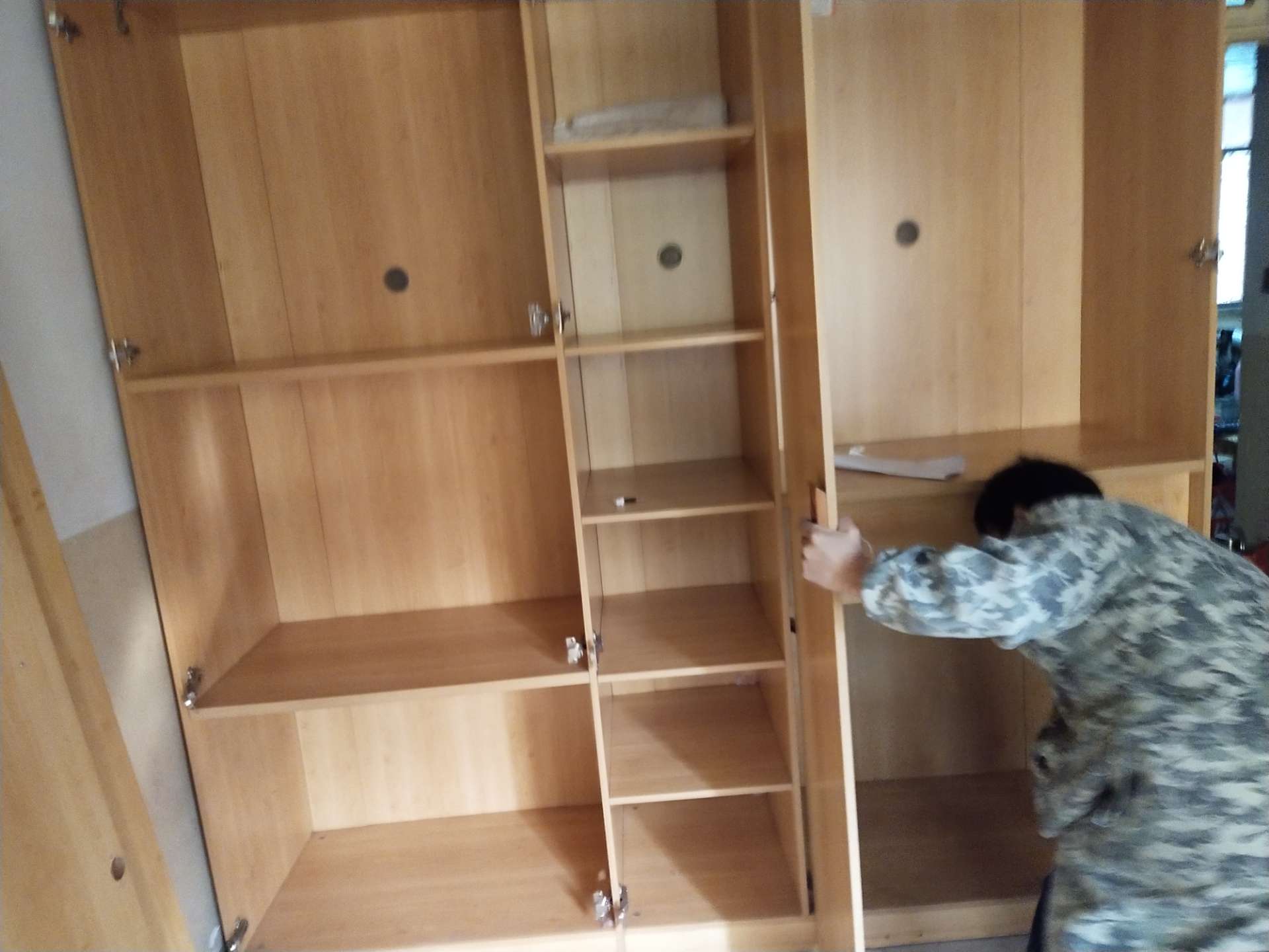 专业搬家，家具拆装搬运，长短途搬家拉货，家庭保洁，砸墙地板砖