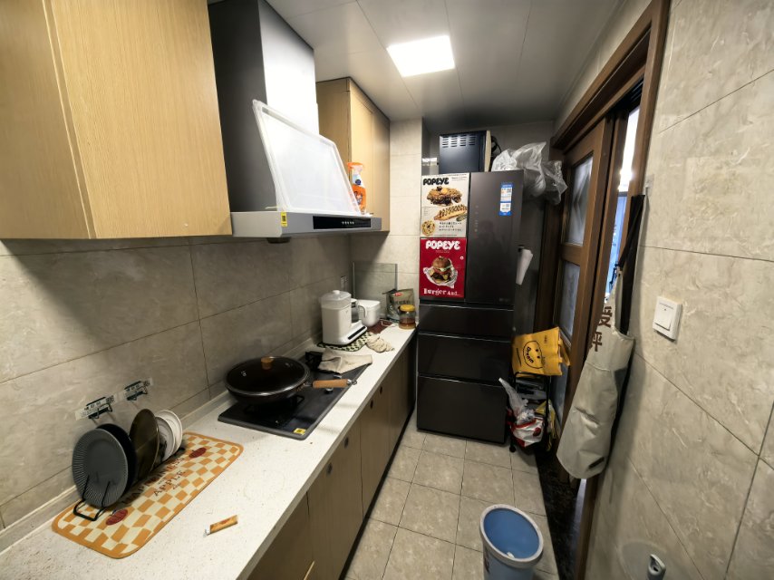 金科御府一期精装房 房东自住全屋品牌家电 三室一厅 家电家具