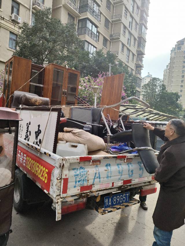 新郑市，专业搬家拉货，拆装家具，拆装空调，拆装电视，保洁，搬
