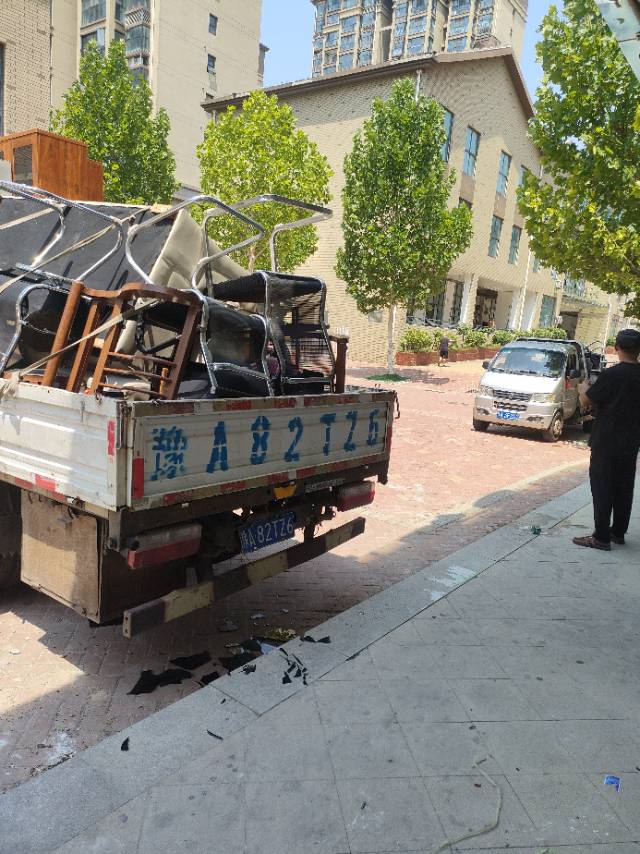 新郑市，专业搬家拉货，拆装家具，拆装空调，拆装电视，保洁，搬
