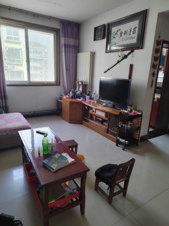 金城路金隆花园房屋出租，三室两厅两卫，南北通透三卧朝阳，独层