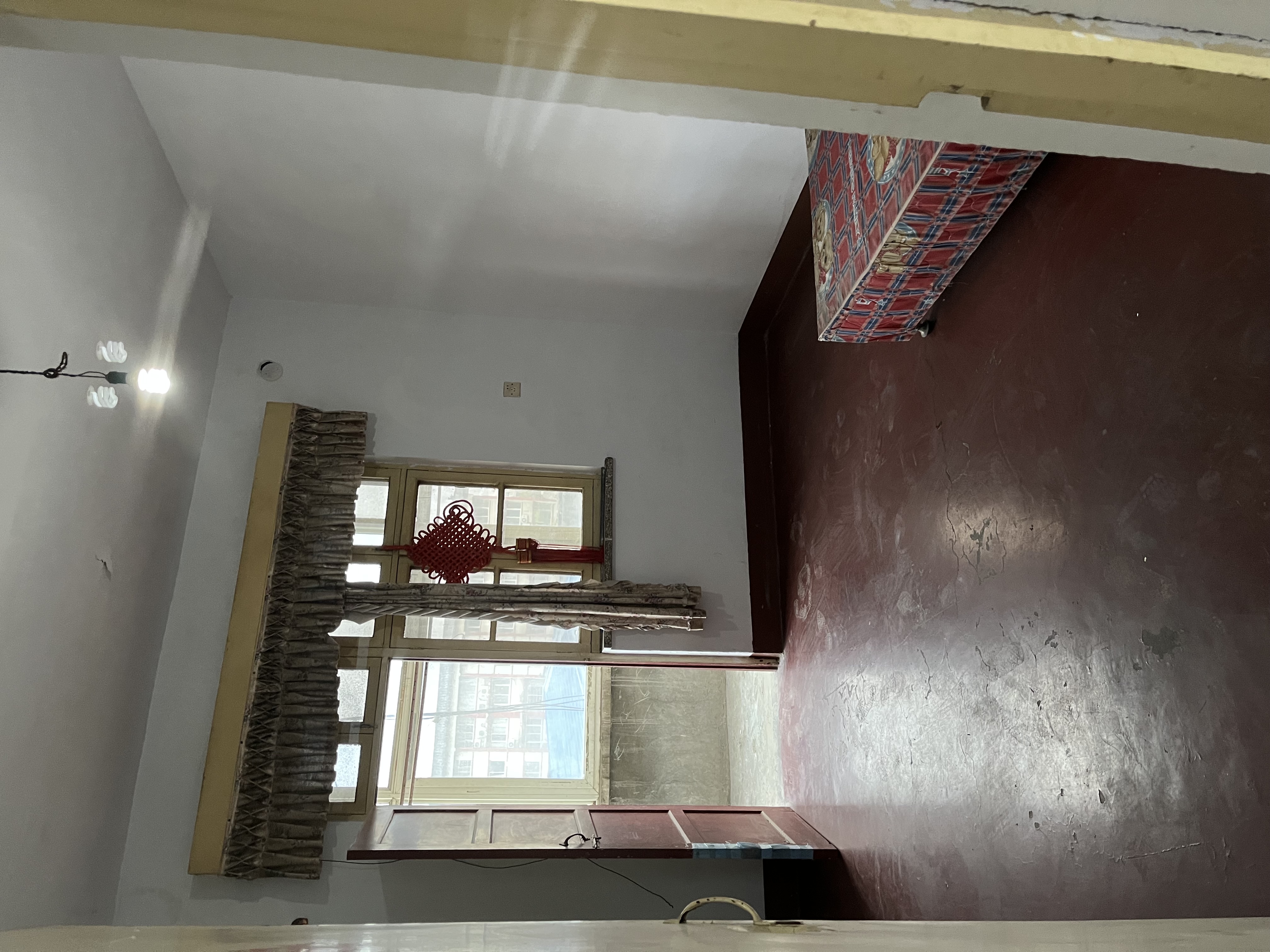 新建路西侧建安小区，紧邻奥斯卡故里影城，黄帝故里。环境僻静，