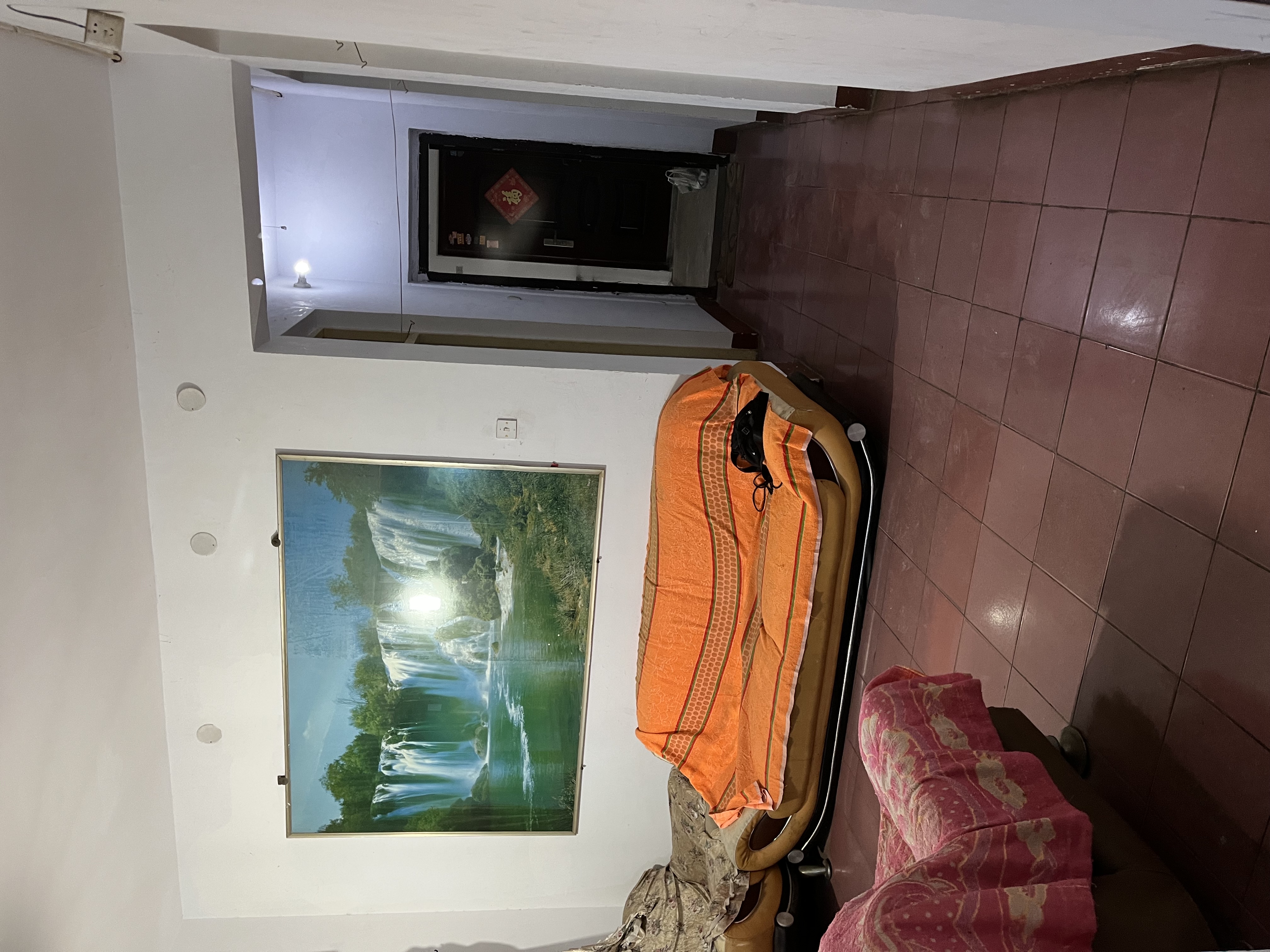 新建路西侧建安小区，紧邻奥斯卡故里影城，黄帝故里。环境僻静，