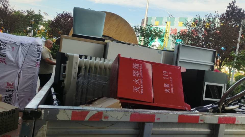 新郑市鑫源（搬家 保洁）家政公司，我们专业个人搬家，单位搬