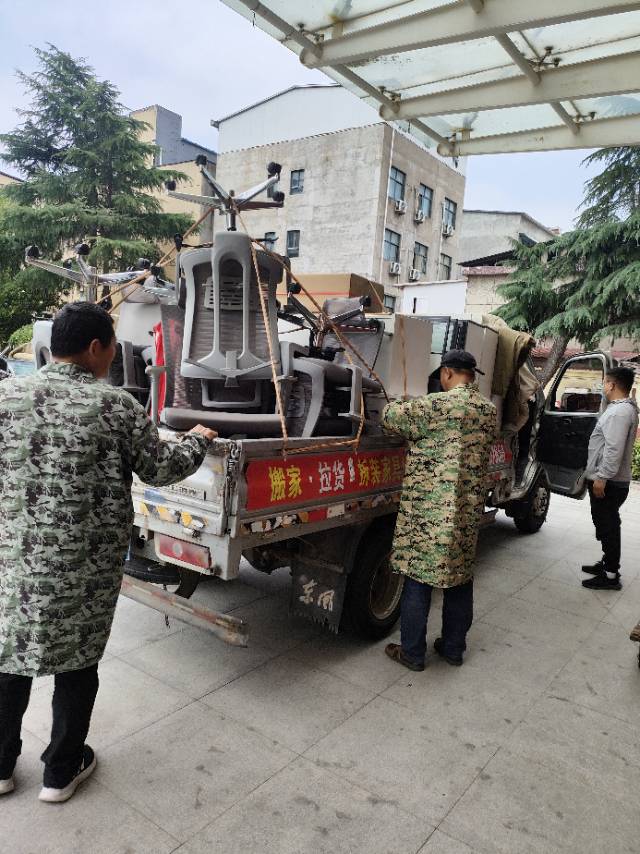 新郑市，专业搬家拉货，拆装家具，拆装空调，拆装电视，保洁，搬