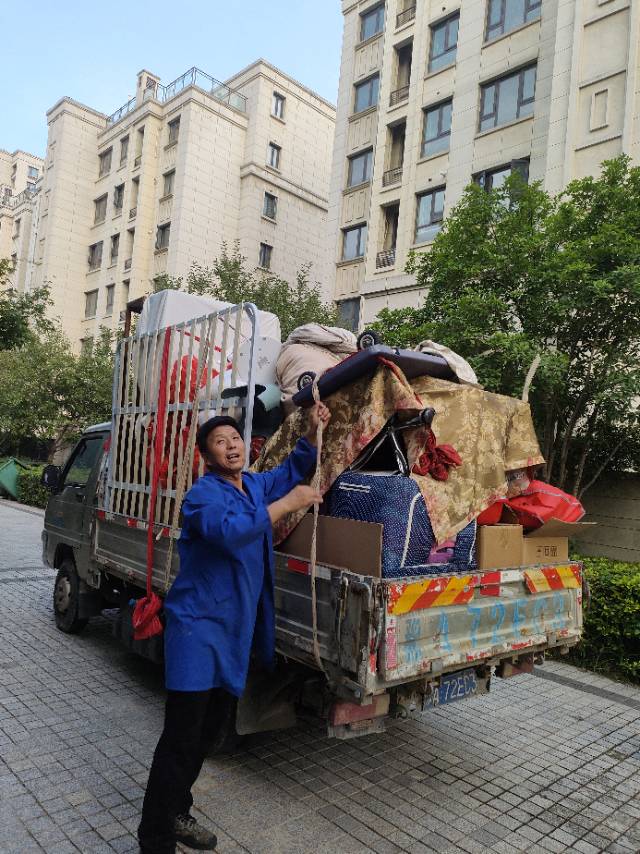 新郑市，专业搬家拉货，拆装家具，拆装空调，拆装电视，保洁，搬