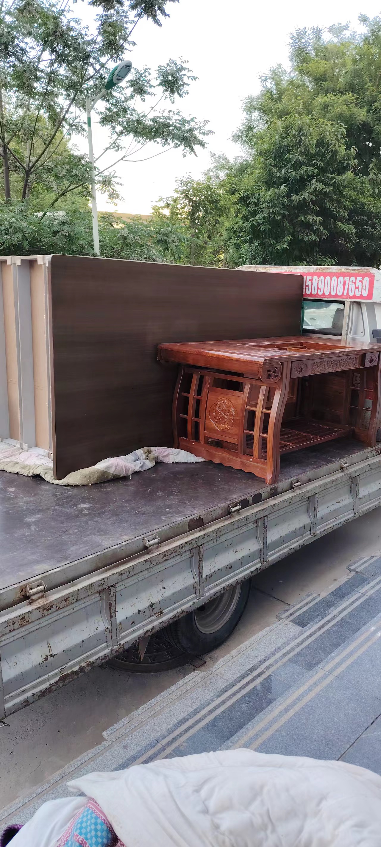 新郑顺和搬家公司诚信专业欢迎预约。搬家拉货，砸墙掏门，清理垃