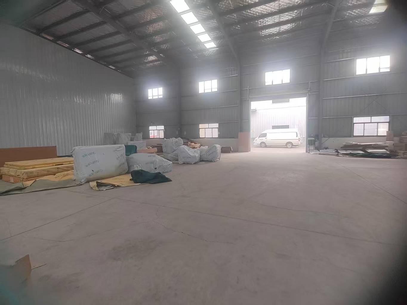 位于新郑市郑韩路与107国道交叉口北200米路东有新建标准化