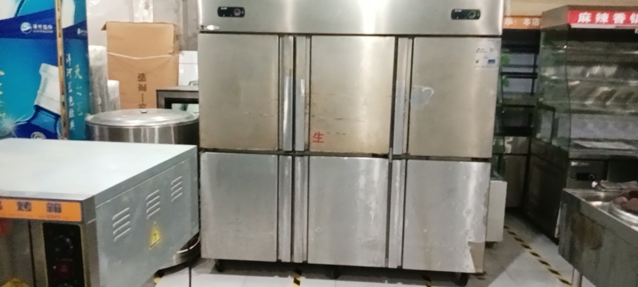 彦浩二手旧货市场，主要收售各种空调冰箱冰柜餐具厨具桌椅板凳家