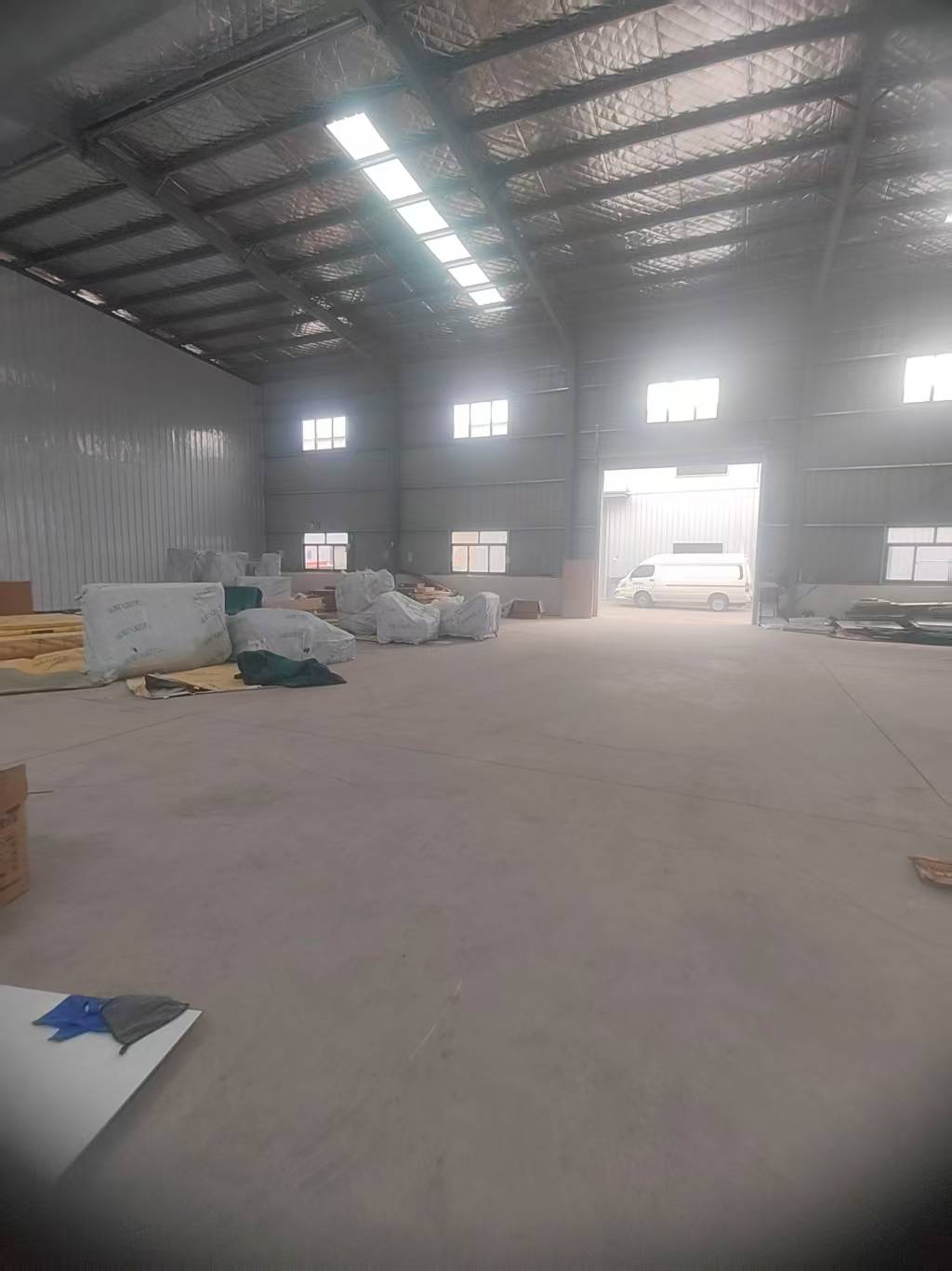 位于新郑市郑韩路与107国道交叉口北200米路东有新建标准化