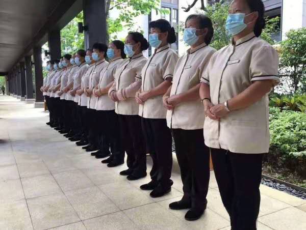 服务项目： 保洁托管 高档写字楼，大型商场，星级酒店，洗